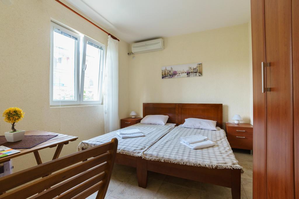 Apartments Lora Bar Dış mekan fotoğraf