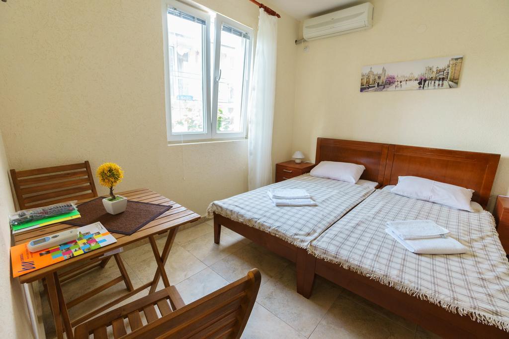 Apartments Lora Bar Dış mekan fotoğraf