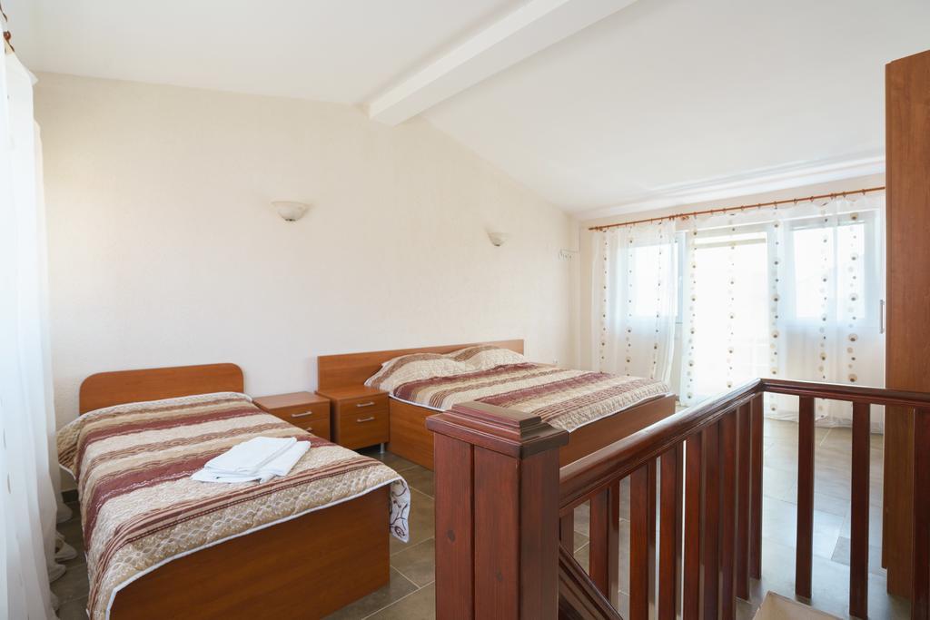 Apartments Lora Bar Dış mekan fotoğraf