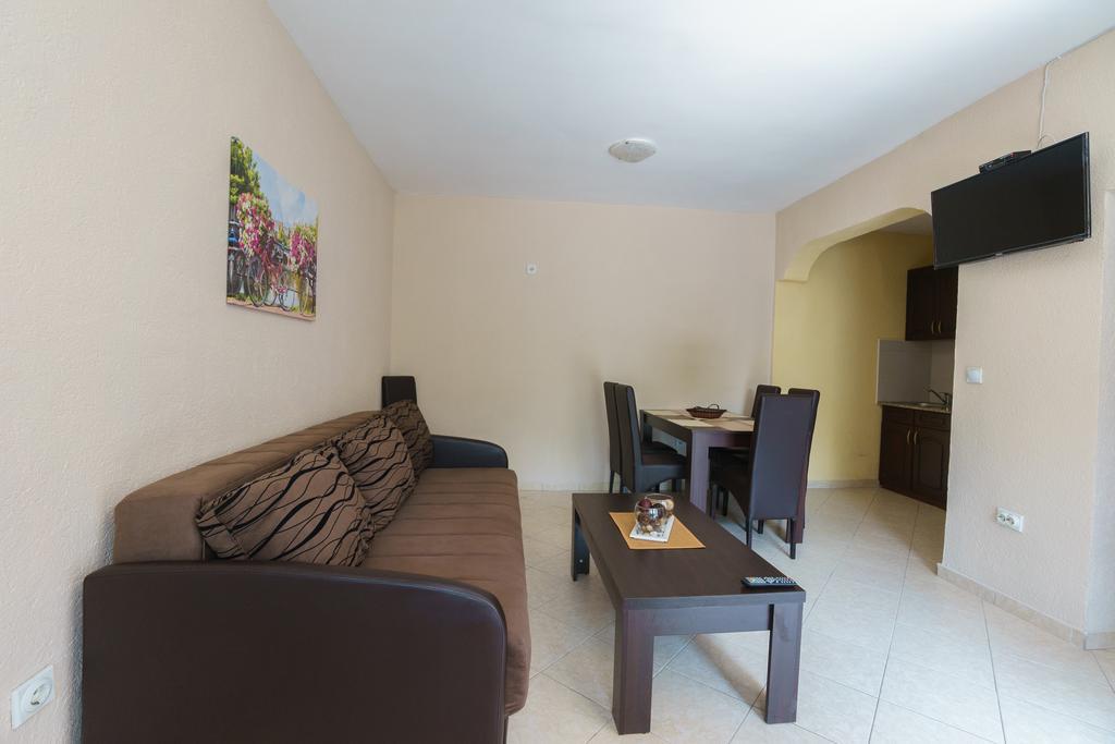 Apartments Lora Bar Dış mekan fotoğraf