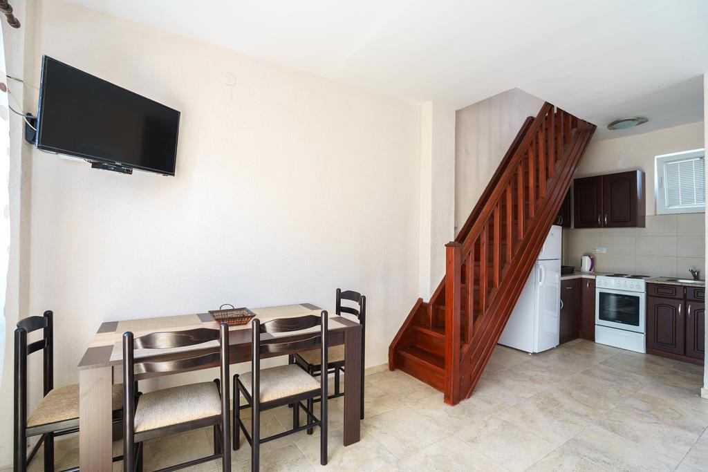 Apartments Lora Bar Dış mekan fotoğraf